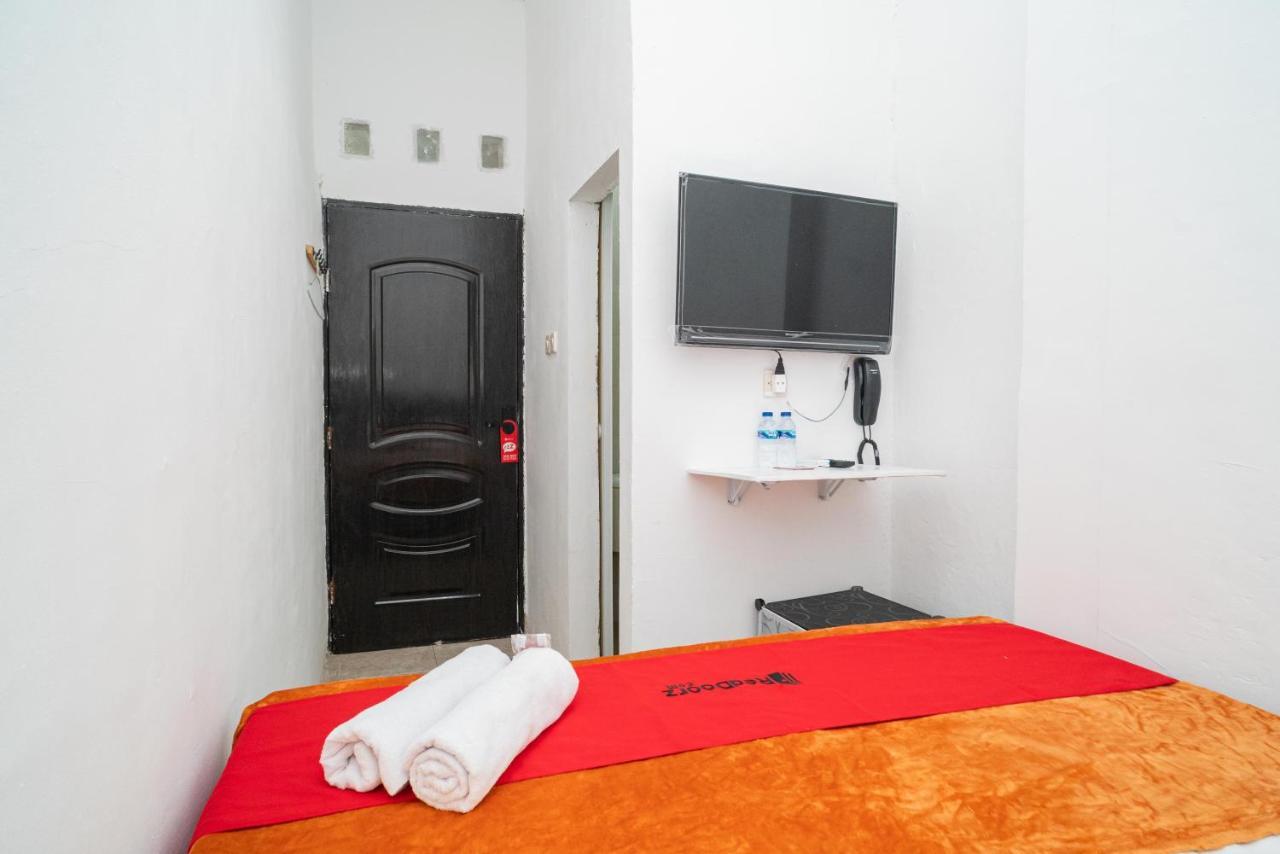 RedDoorz @ Aralia Harapan Indah Hotel Pulokendal Bagian luar foto