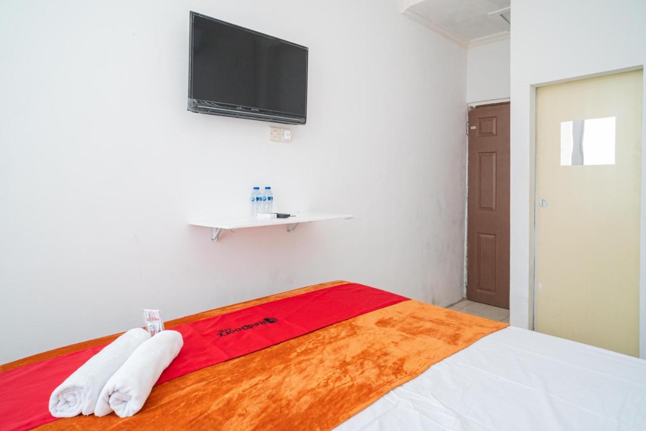 RedDoorz @ Aralia Harapan Indah Hotel Pulokendal Bagian luar foto