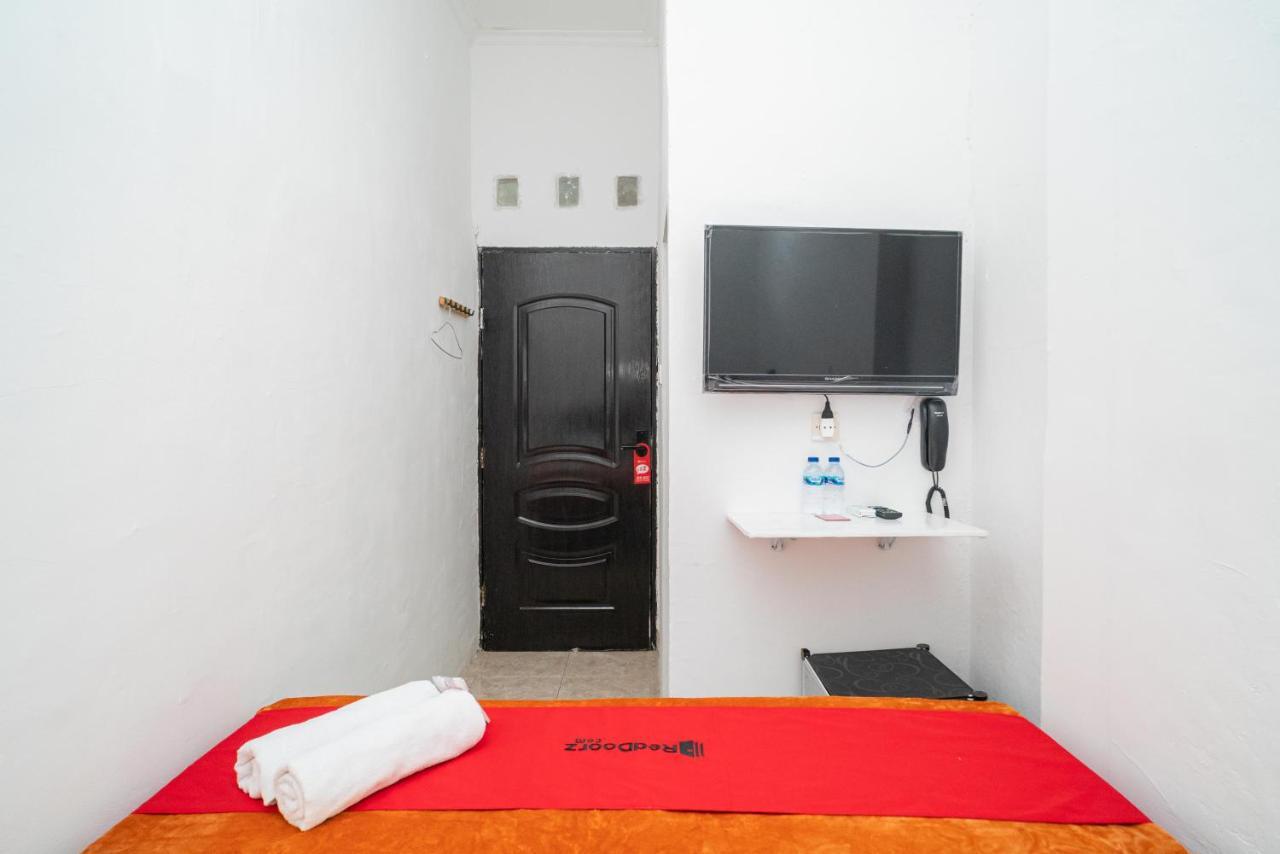RedDoorz @ Aralia Harapan Indah Hotel Pulokendal Bagian luar foto